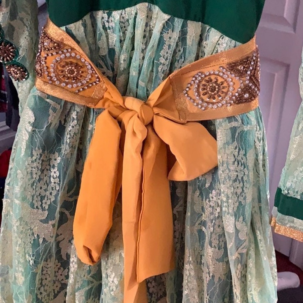 Beautiful Caftan green and gold size 4